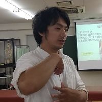 安田 祐規 先生